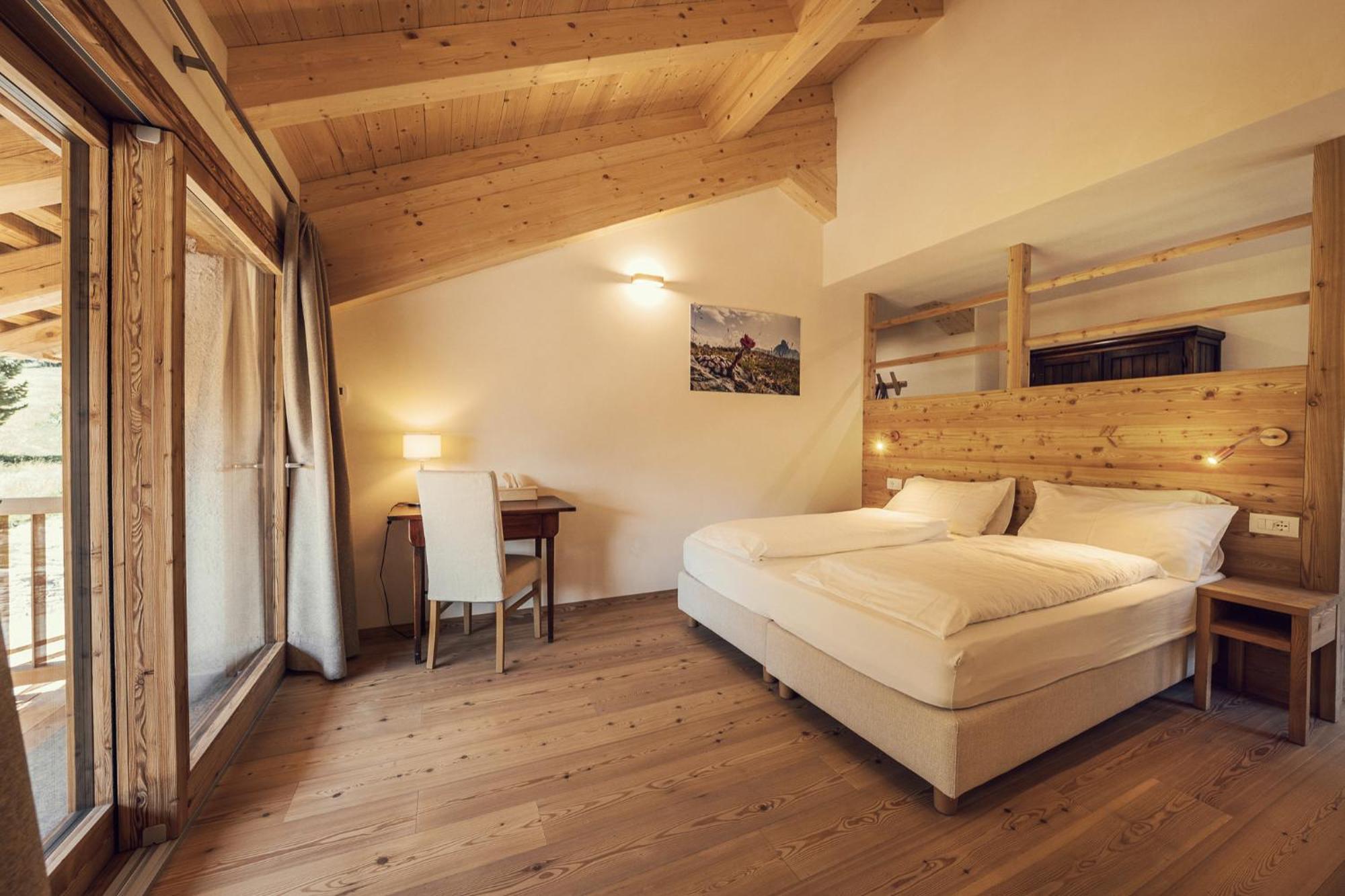 Albergo Locanda Mistral Acceglio Exterior photo