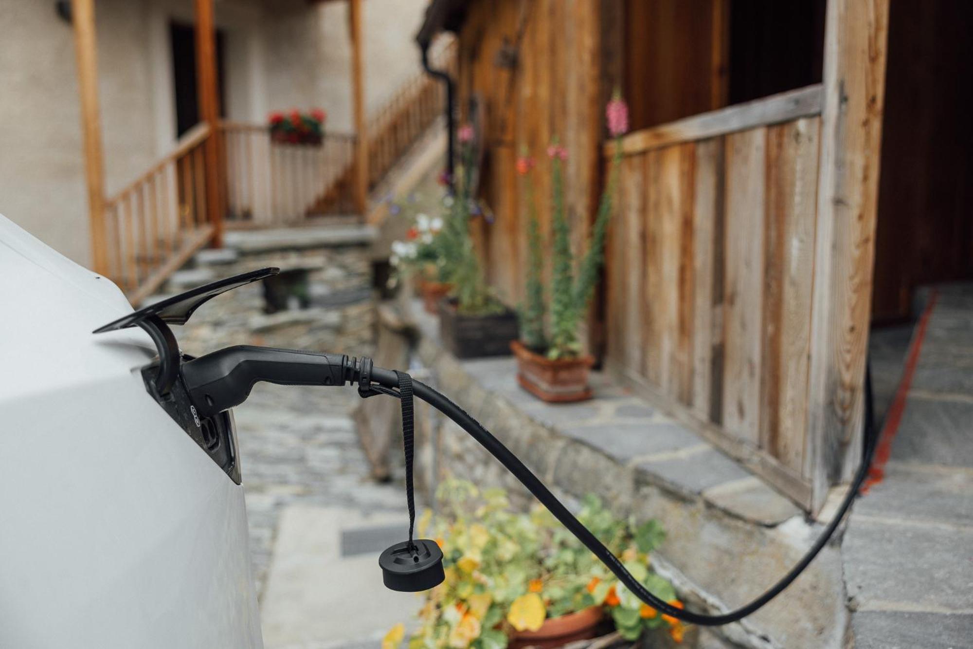 Albergo Locanda Mistral Acceglio Exterior photo